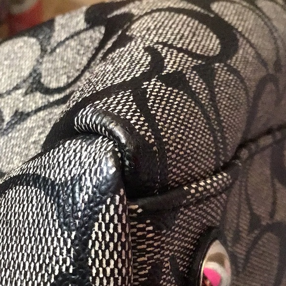 Coach Signature Boston Bag - Picture 6 of 13